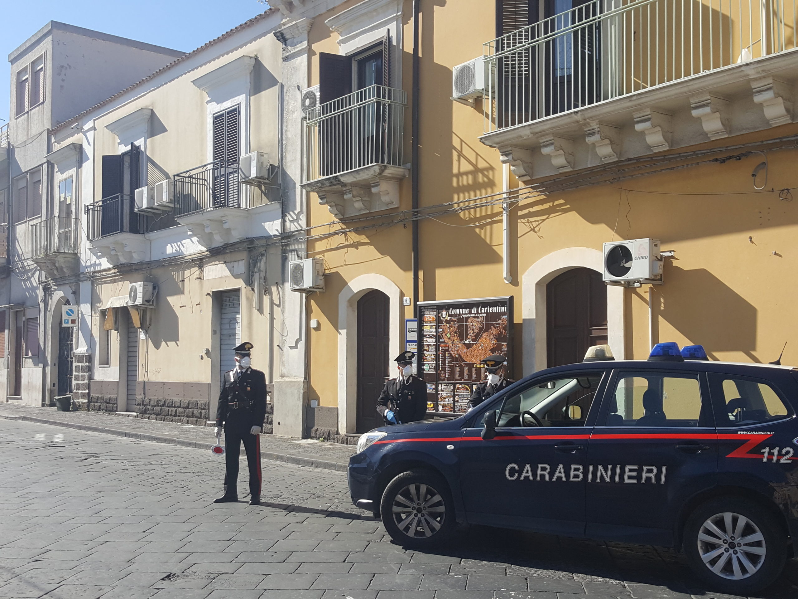 Carlentini, “Io resto a casa”: continuano i controlli dei Carabinieri per monitorare gli spostamenti autocertificati