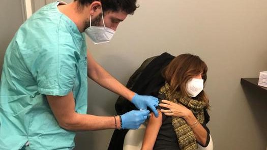Palermo, Vaccino nella sala coiffeur