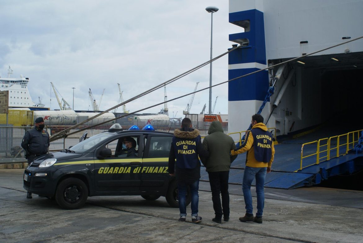 Palermo, Gli uomini della Guardia di Finanza arrestano un uomo ricercato per usura