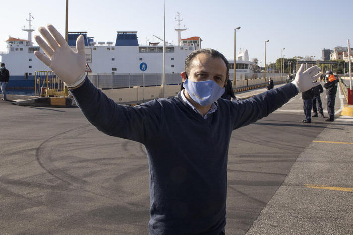 Messina, Green pass: il sindaco Cateno De Luca comincia sciopero della fame