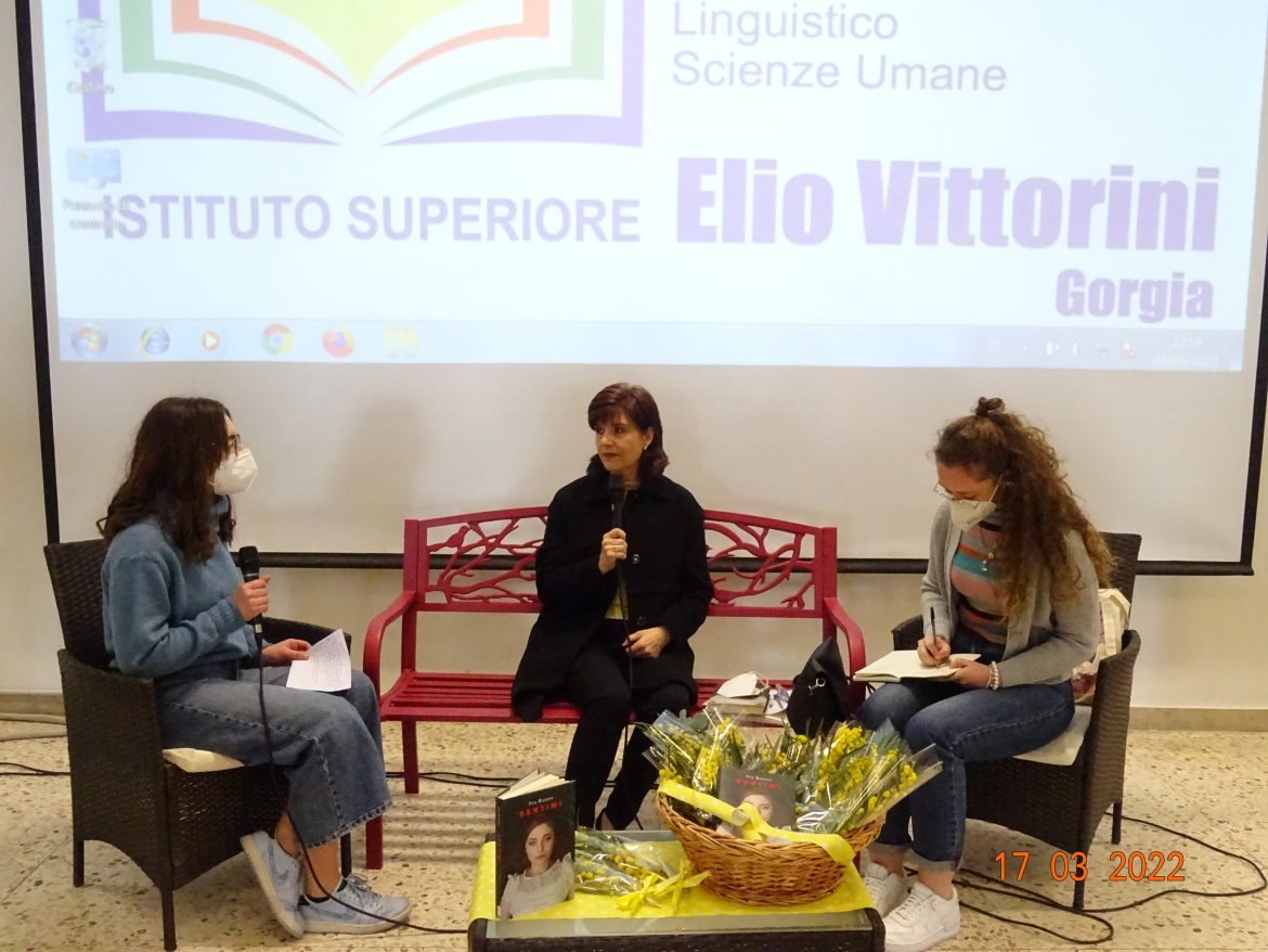 Lentini, Tea Ranno presenta “Sentimi” agli studenti del Vittorini – Gorgia nella giornata della Donna