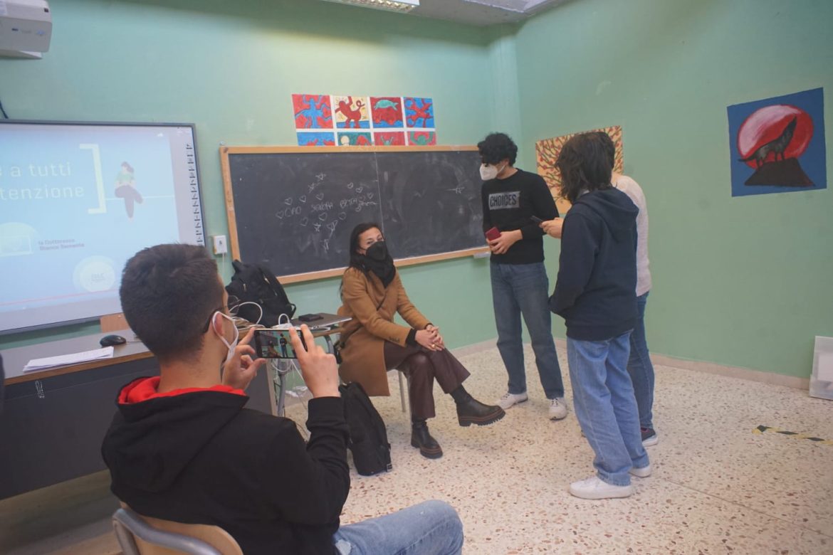Lentini, the school’s future. The english teacher Capodicasa: “Students use the new technologies”