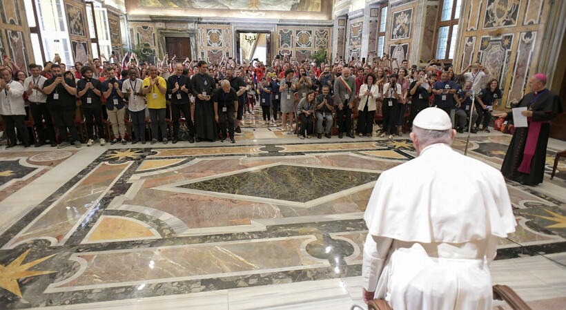Città del Vaticano, Sinodo: il Papa coinvolge la rete con “missionari digitali”