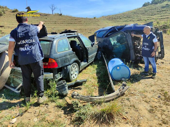 Palagonia, la Guardia di Finanza sequestra discarica con rifiuti speciali