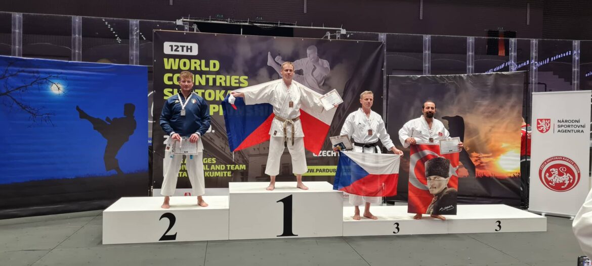 L’azzurro Roberto Clemenza conquista la medaglia d’argento nel campionato del mondo Shotokan