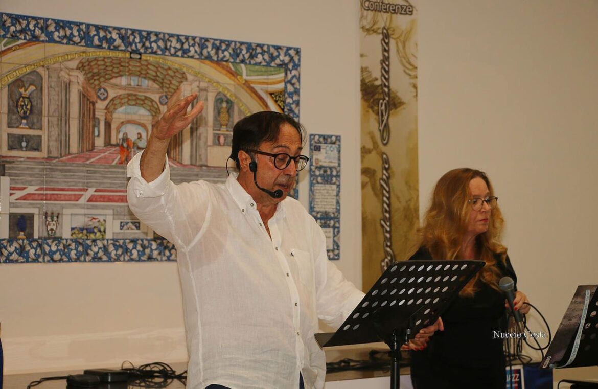 “Una voce in blu”, il poeta Giuseppe Cardello e la cantante Rossella Mugno ospiti della puntata di venerdì 4 novembre