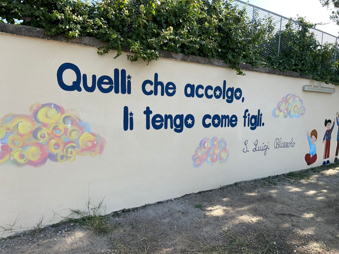 Lentini, un grande murales, per raccontare la vita del beato Luigi Palazzolo realizzato dagli studenti del Liceo Artistico “Pier Luigi Nervi-Alaimo” e degli alunni dell’Istituto