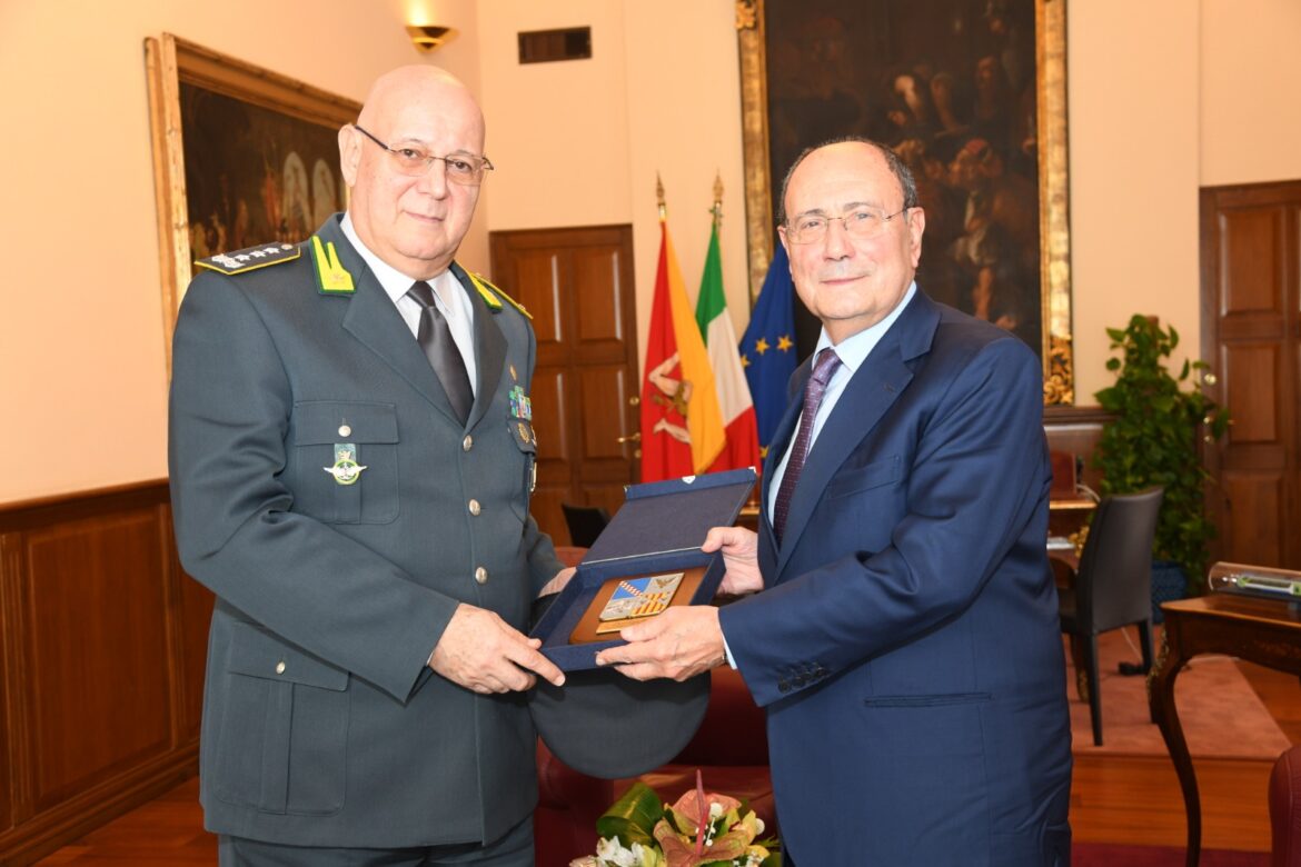 Palermo, Palazzo d’Orléans, Schifani incontra il comandante della Guardia di Finanza Italia Sud-Occidentale